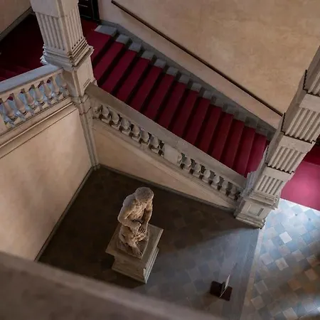 Art Heaven-suite Graneri In Centro