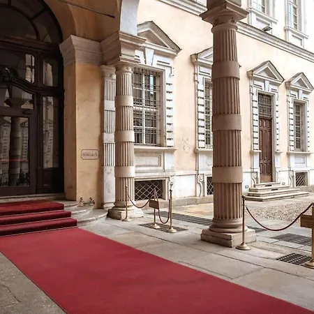 Art Heaven-suite Graneri In Centro